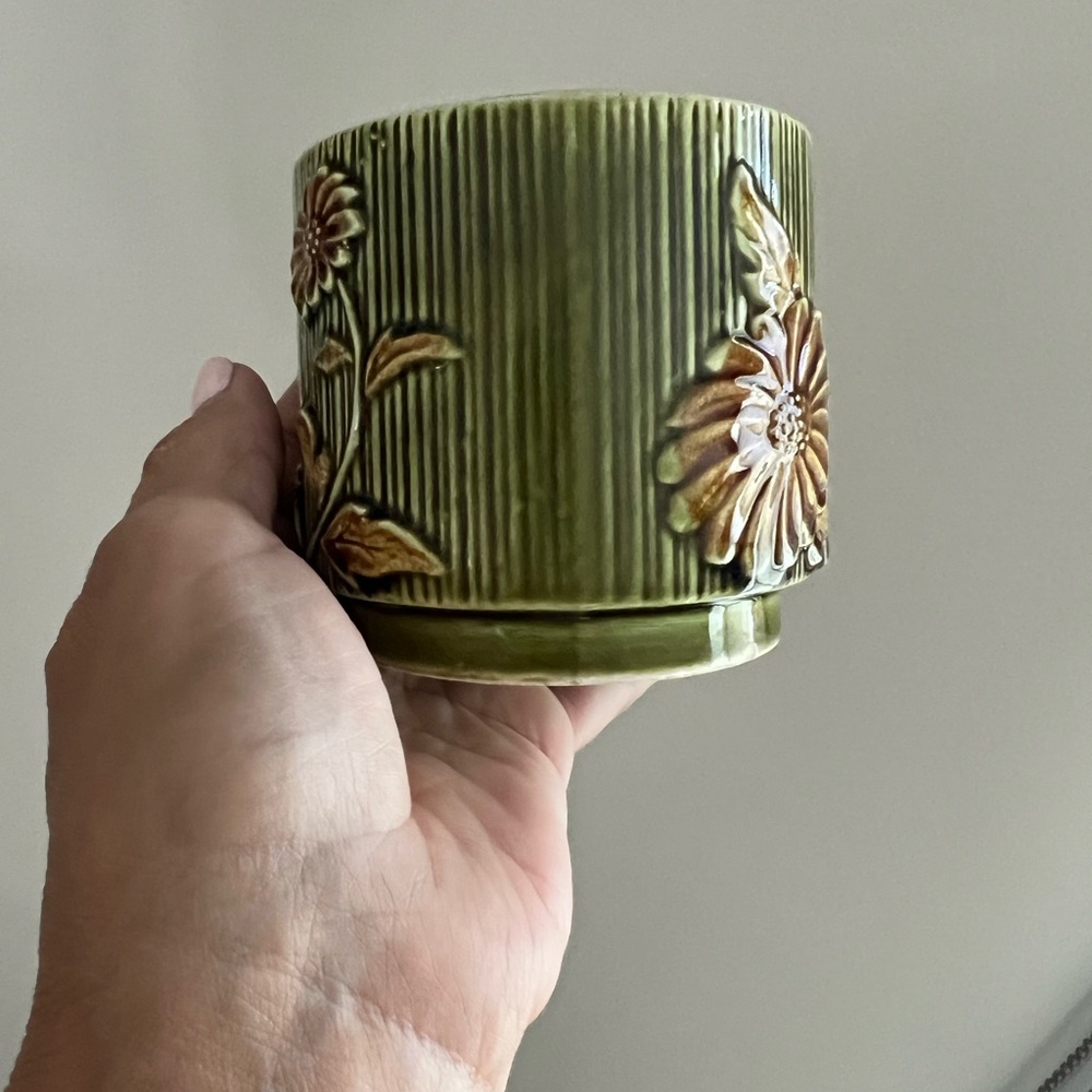 Pretty avocado green mid century mug unmarked in good condition - Picture 6 of 8